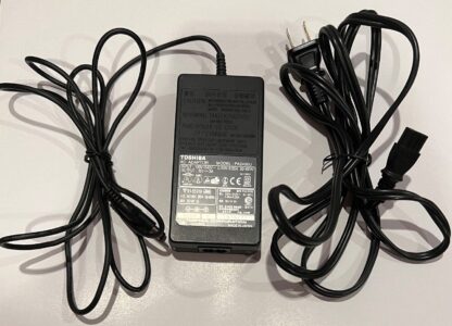 Genuine TOSHIBA PA2450U Adapter Power Cord Battery Charger 240V 60Hz 15V Japan