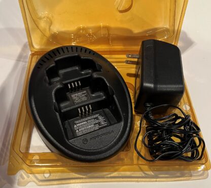 MOTOROLA NTN8103A Desktop Rapid Charger - Image 8