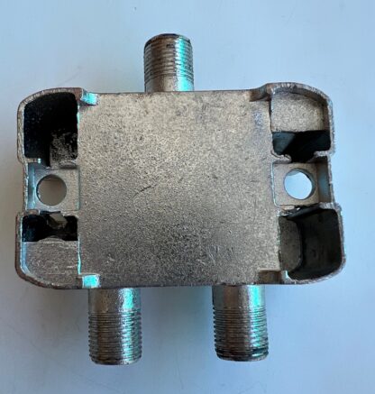 Tradewind International HR S2P  5-2400MHz  2 WAY Splitter - Image 2