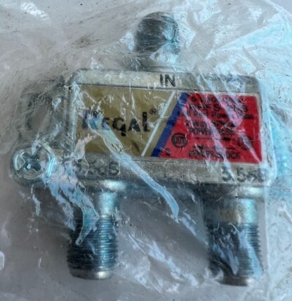 New Lot Of 2  Regal  RHFS-2PB  5-2300MHz  All Port Power Pass 2-Way Splitter