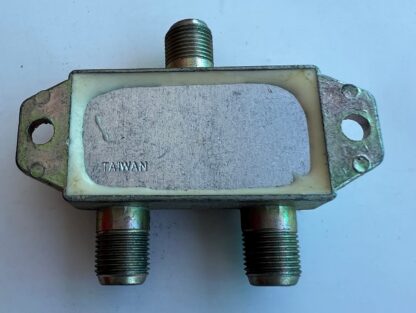 LOT OF 2  Qintar HFS-2P  5–2050MHz 2-Way Splitter - Image 2