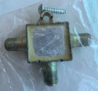LOT OF 2  NEW   DC-9   5-900MHz   2-Way  Sat Cable TV   Splitter - Image 2