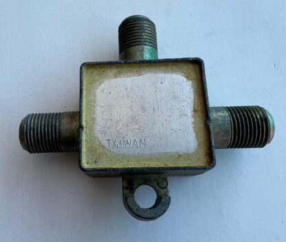 LOT OF 2    DC-30   5-900MHz   2-Way  Sat Cable TV   Splitter - Image 2