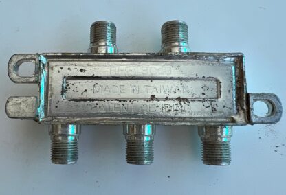 LOT OF 2 SVI SV-4G 5–1000MHz 4-Way Splitter - Image 2