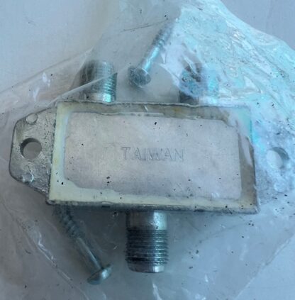 LOT OF 2  NEW Holland STVC  5-2050MHz  Diecast Sat Cable TV  Splitter - Image 2