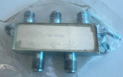 LOT OF 2  NEW  Holland HFS-4P  5–2000MHz 4-Way Splitter - Image 2