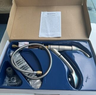 Seasons 8" Single Lever Handle 499580 Pull Out Kitchen Faucet Chrome