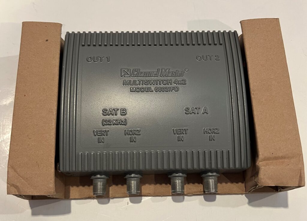 Channel Master Multi-Switch 4×2 6602IFD With Accessories